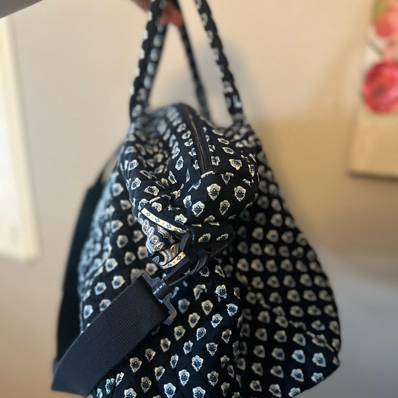Vera Bradley weekender Duffel Travel Bag – Nantucket Navy - Picture 4 of 6